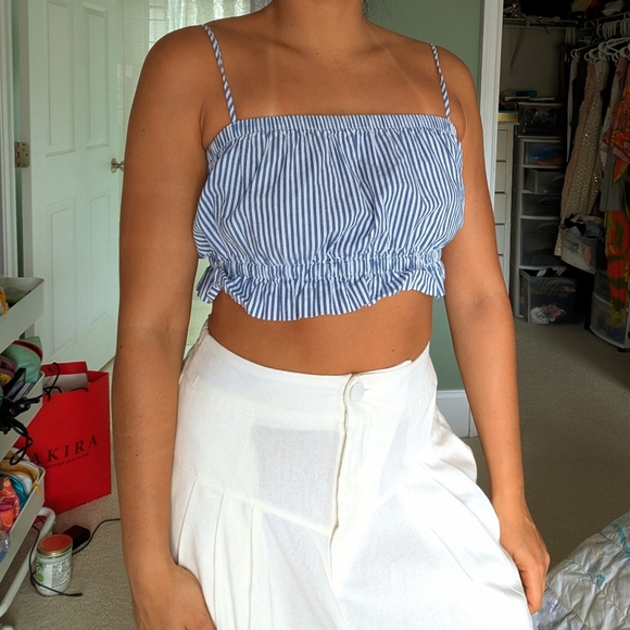 LA Hearts Crop Top - Picture 2 of 5